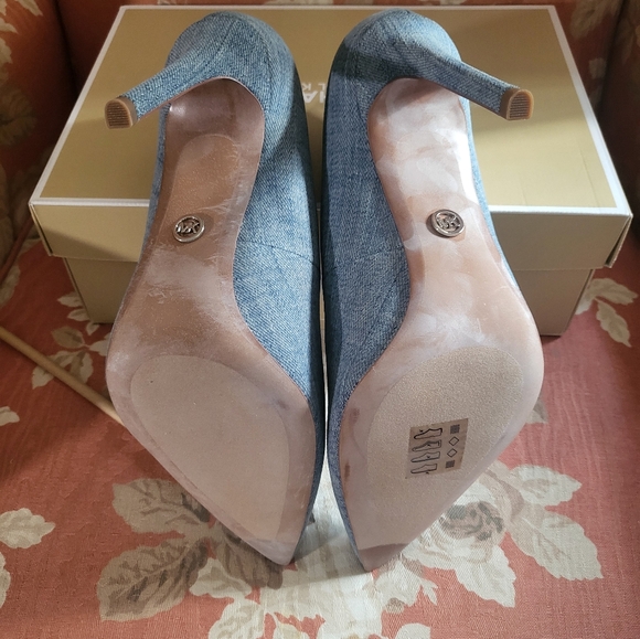 Michael Kors Denim Blue Heels Pumps NWT 10 - Picture 7 of 8